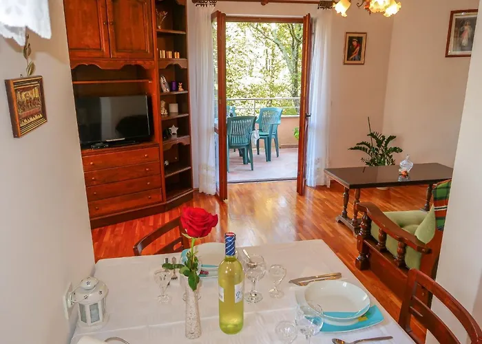 Vera-2 By Interhome Lägenhet Malinska